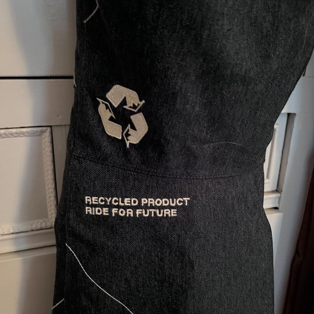 Picture Organic Demin/Chambray Colored Snowpants - Picture 7 of 9